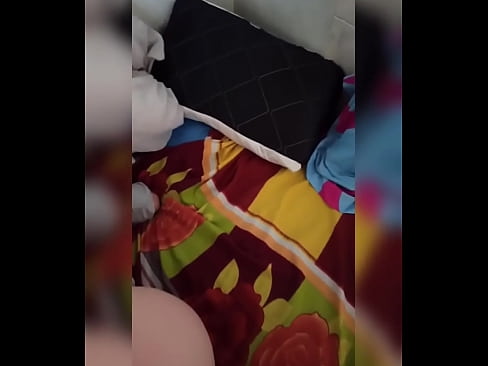 ❤️ Ҳамҳуҷраи ман дар хона танҳо мемонад, зеро шавҳараш ба рухсатӣ меравад ва ман аз фурсат истифода бурда, ӯро сиҳат мекунам ва харашро аз шир пур мекунам ❤❌ Порно босифат дар мо ☑
